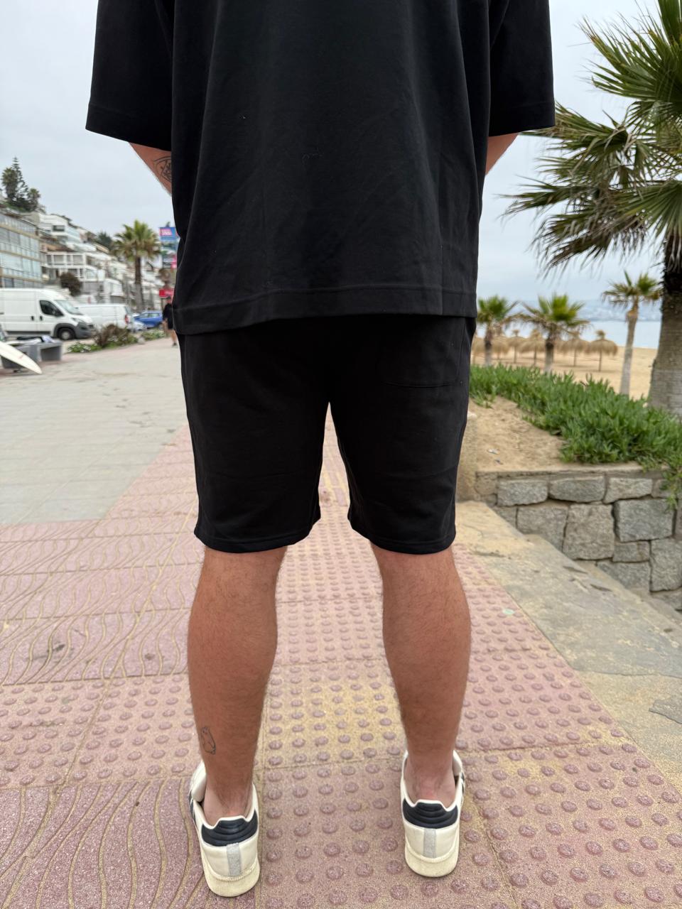 POLERA BASICA OVERSIZE ESSENTIAL BLACK