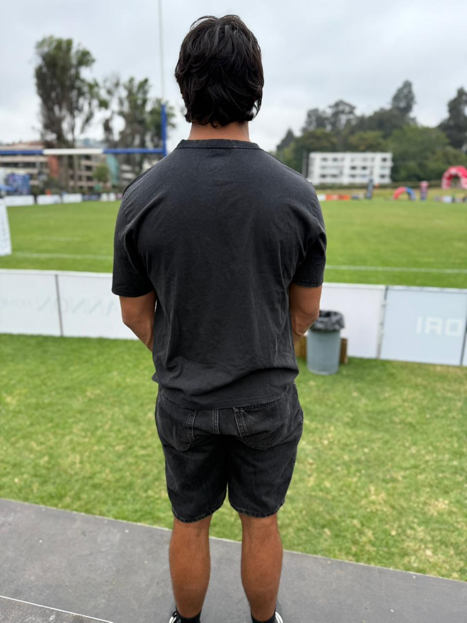 POLERA ACID WASH BLACK