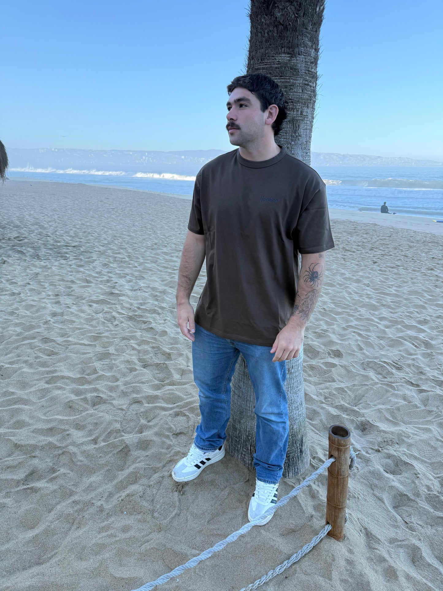 POLERA BASICA OVERSIZE CAFE