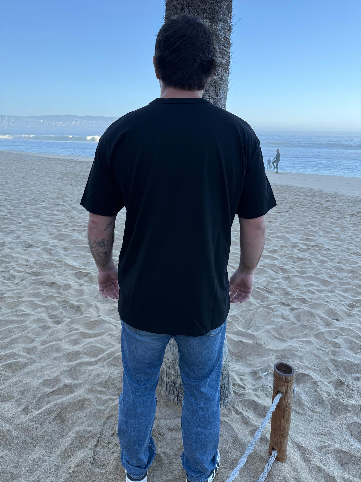 POLERA BASICA OVERSIZE BLACK