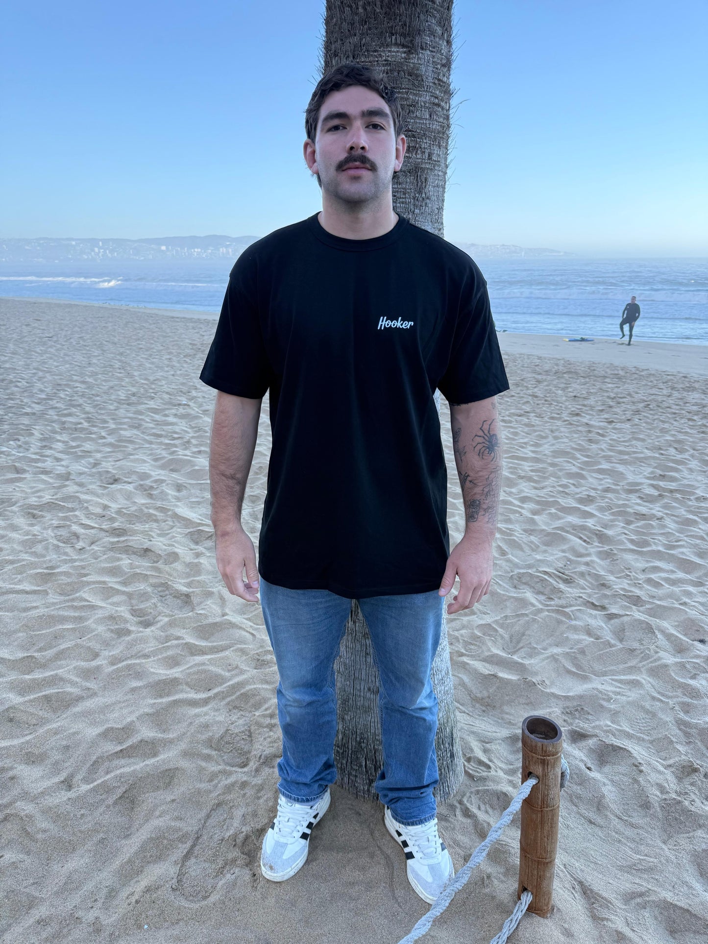 POLERA BASICA OVERSIZE BLACK