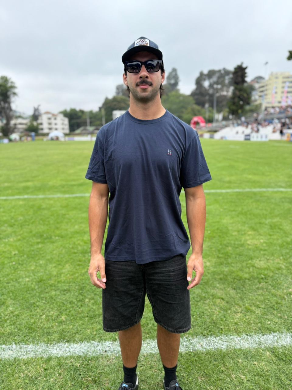 POLERA WILKINSON AZUL MARINO