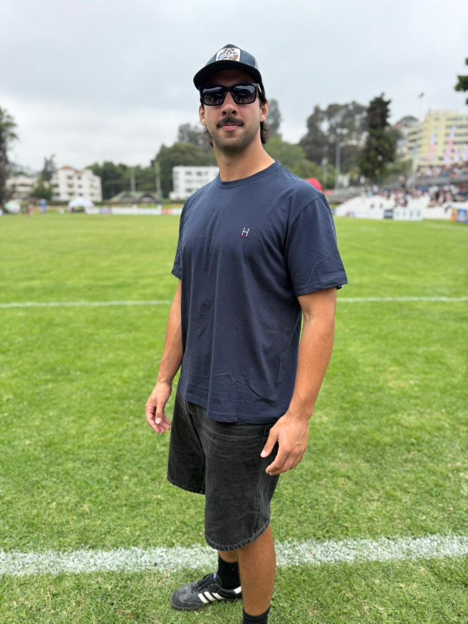 POLERA WILKINSON AZUL MARINO